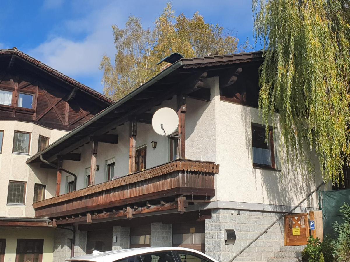 Monteurunterkunft Haus Max & Moritz Böbrach Exterior foto